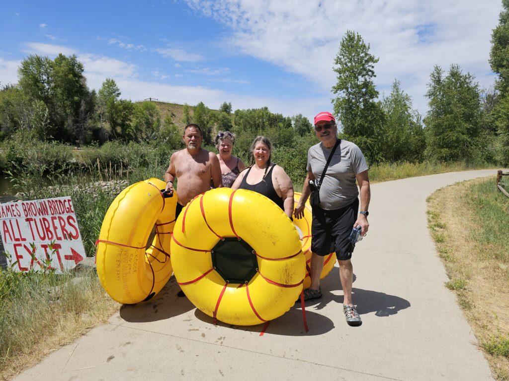Karen, Stan, Linda and Tom with Tubes